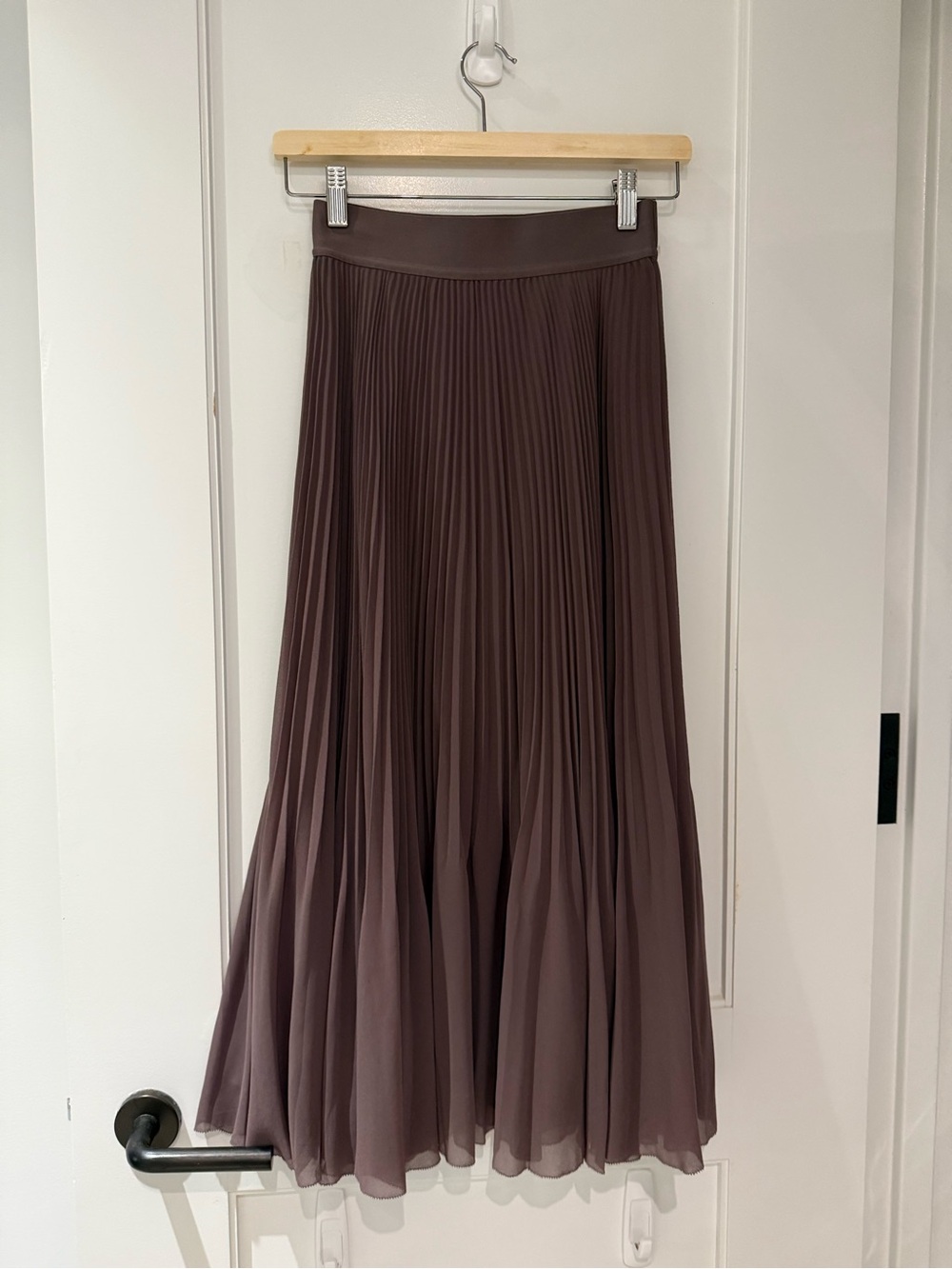 Aritzia Wilfred Pleated Maxi Skirt in Deep Brown